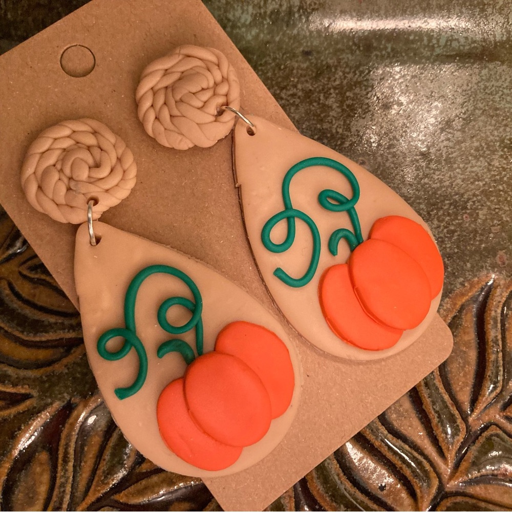 Lightweight Beige Polymer Clay Teardrop Earrings with Fall Pumpkin and Studs